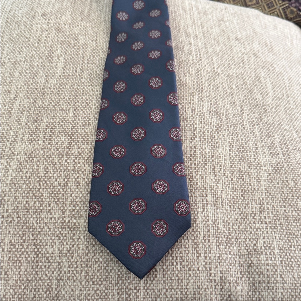 Royal Club Elegant Navy Blue Patterned Necktie